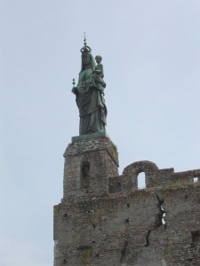 vierge du donjon de montbazon