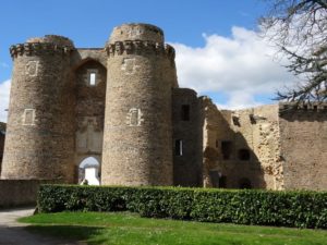 chatelet séparant haute cour et basse cour du chateau de chateaubriant